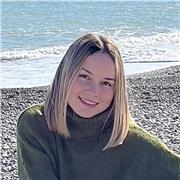 Profesora de cualquier asignatura hasta cuarto de la ESO y bachillerato de Ciencias Sociales y Humanidades